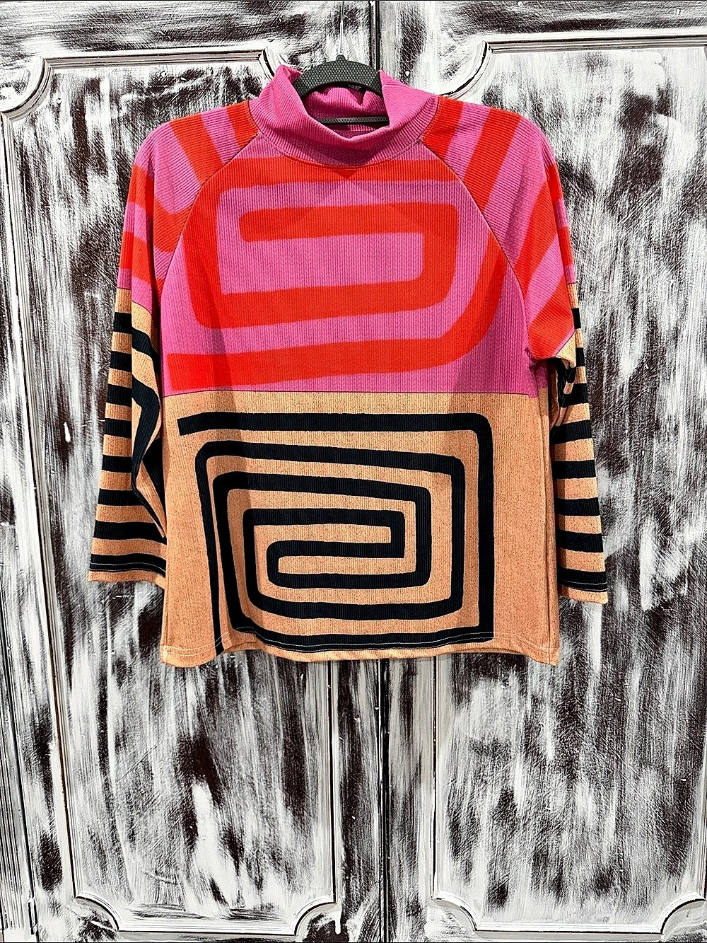 NWOT. UGeometric Sweater in Pink & Orange Size Small